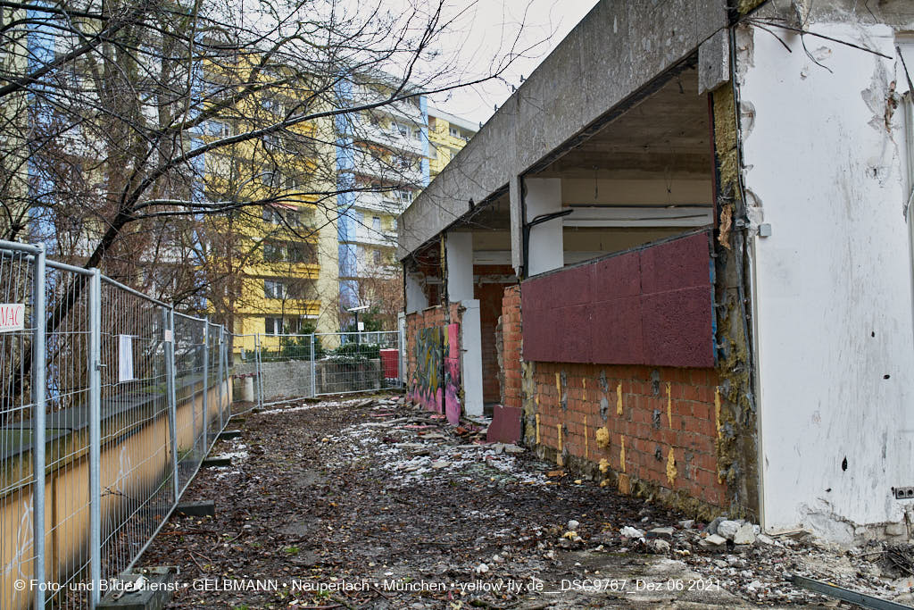 06.12.2021 -Abriss des letzten Hauses im Quiddezentrum in Neuperlach